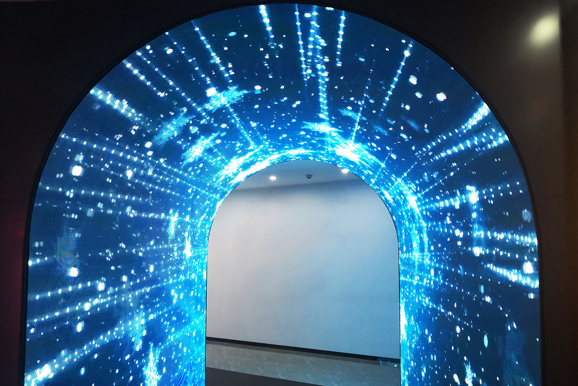 6大LED異形屏優勢與特點 - 騰毅數位科技 Tenium
